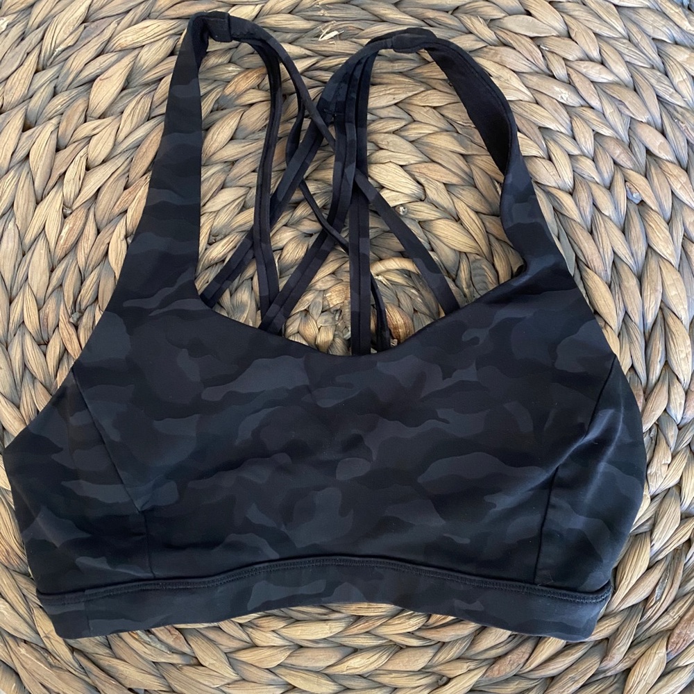 Lululemon bra! Size 4!!